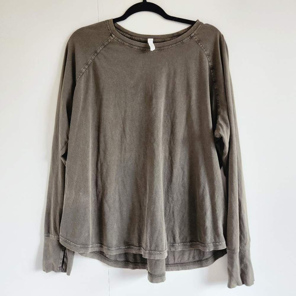 Z By Zella Olive Washed Long Sleeve Top Raglan Sleeve Size Large